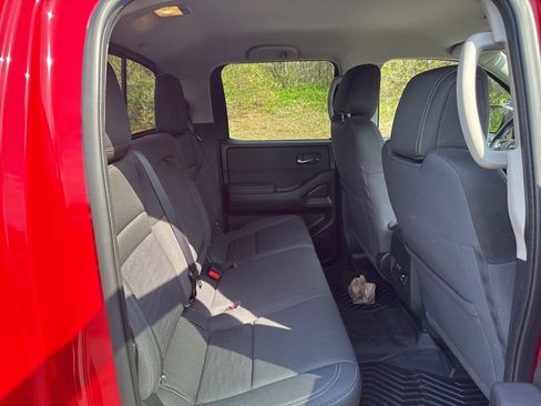 Used 2022 Nissan Frontier SV image 10