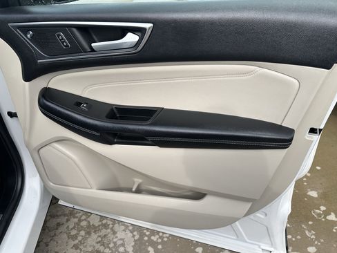 Used 2023 Ford Edge Titanium AWD/4WD image 10