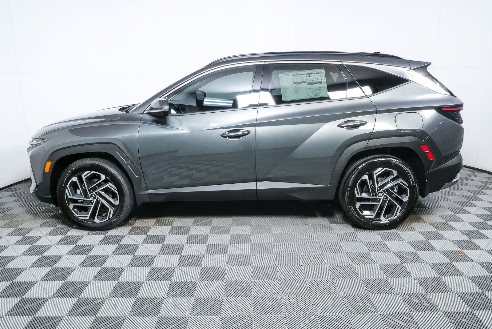 New 2026 Hyundai Tucson Limited AWD/4WD image 32