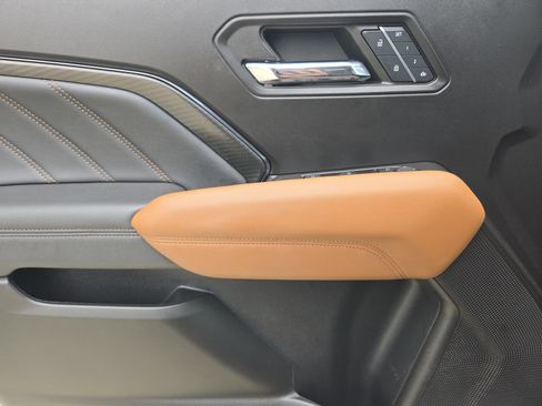 Used 2024 GMC Canyon AT4 w/ AT4 Premium Package image 17