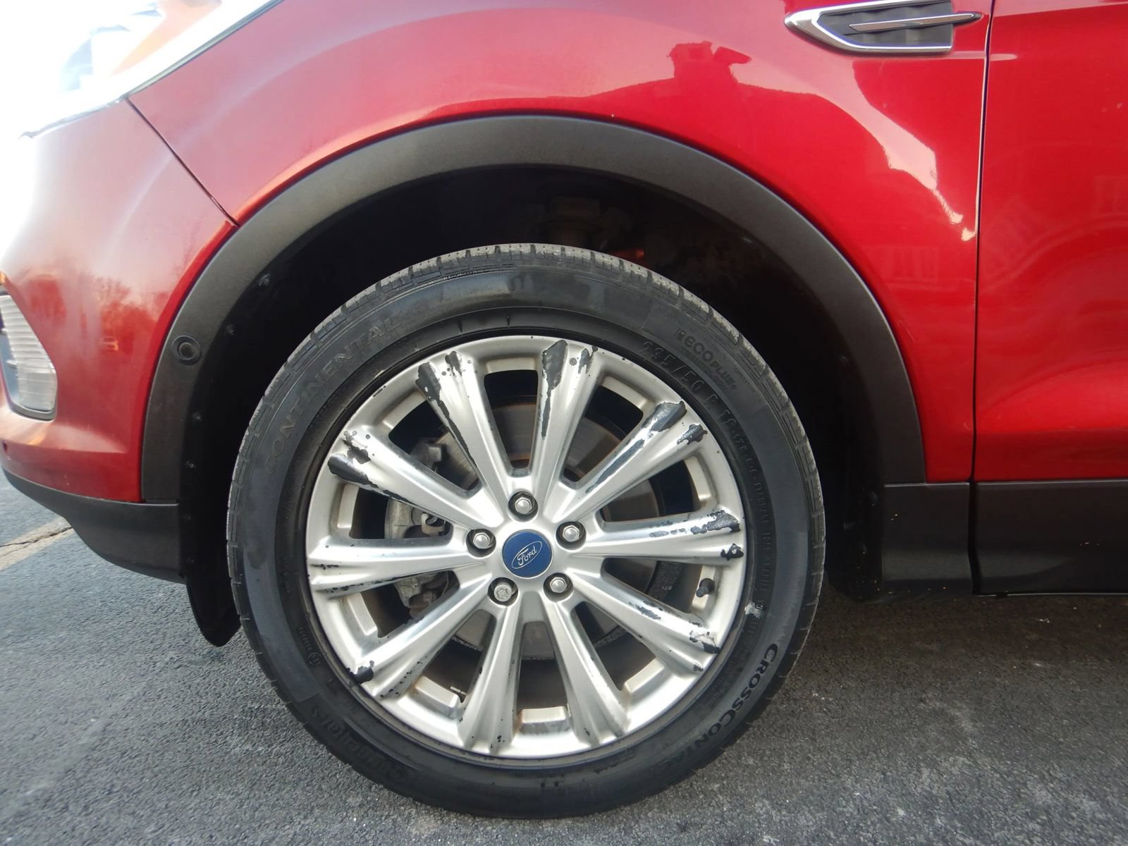 Used 2017 Ford Escape Titanium w/ Equipment Group 301A AWD/4WD image 28