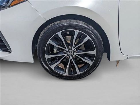 Used 2017 Toyota Corolla SE image 22