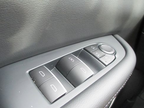 Certified 2025 Buick Enclave Sport Touring w/ Power Package image 26