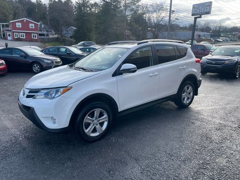 Used 2014 Toyota RAV4 XLE image 10