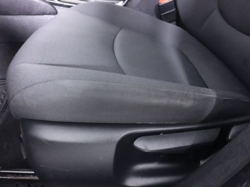 Used 2022 Toyota Corolla LE FWD image 27