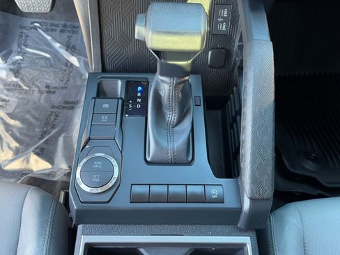 Certified 2024 Toyota Tacoma SR5 image 28