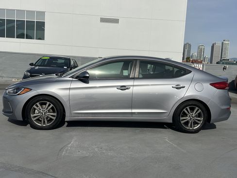 Used 2017 Hyundai Elantra SE w/ SE A/T Tech Package 03 image 3