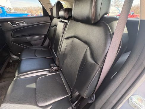 Used 2023 Kia Sportage EX image 22