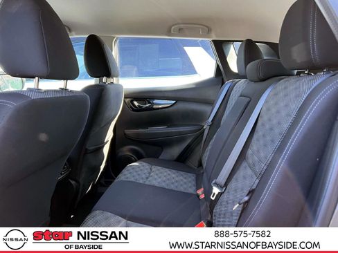 Used 2017 Nissan Rogue Sport SV image 11