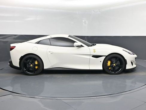 Used 2020 Ferrari Portofino RWD image 2