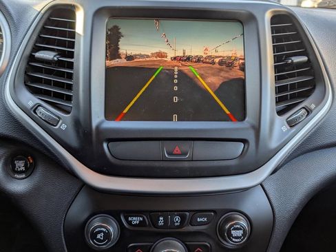 Used 2015 Jeep Cherokee Limited w/ Luxury Group image 14