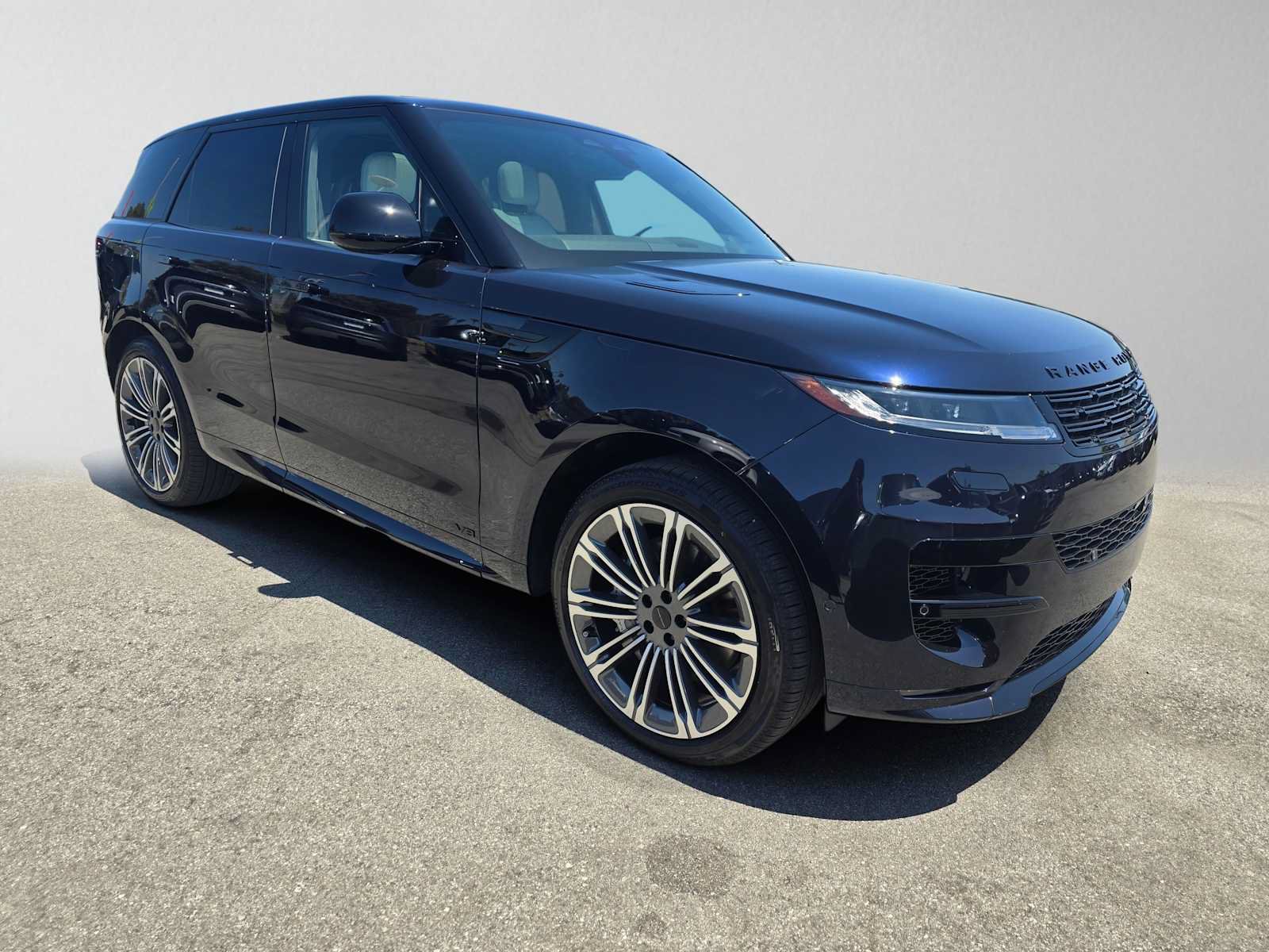 New 2026 Land Rover Range Rover Sport Dynamic SE AWD/4WD image 7