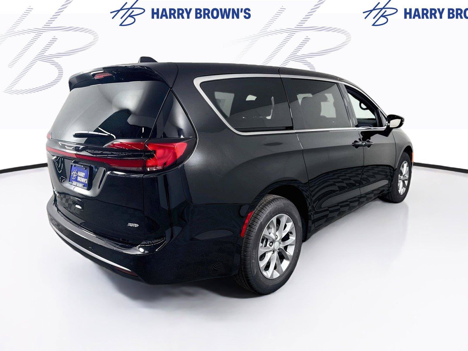 New 2027 Chrysler Pacifica Select AWD/4WD image 31