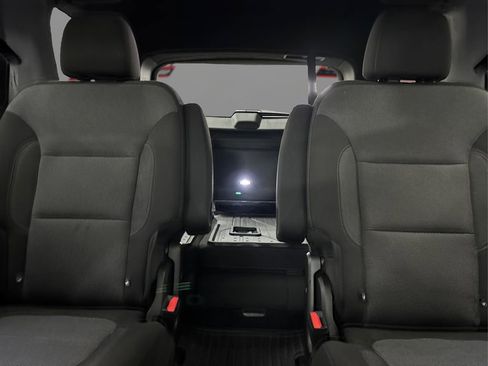 Used 2023 Chevrolet Traverse LT image 19