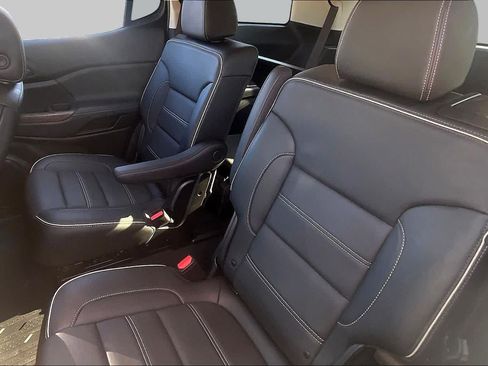 Used 2021 GMC Acadia Denali w/ Denali Ultimate Package AWD/4WD image 21