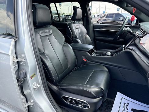 Used 2022 Jeep Grand Cherokee Overland w/ Advanced Protech Group III AWD/4WD image 25