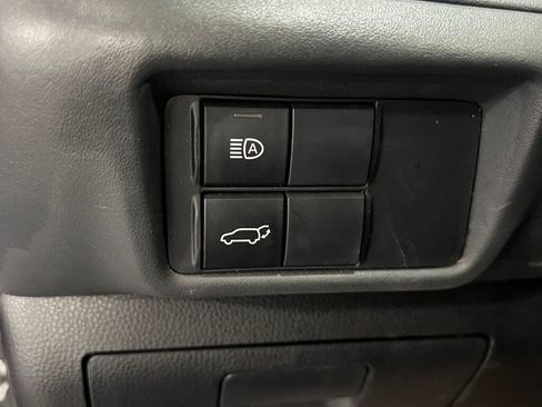 Used 2023 Toyota Highlander XLE image 14