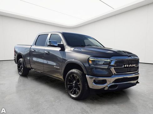 Used 2019 RAM 1500 Laramie AWD/4WD image 9