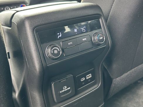 Used 2023 GMC Acadia SLE w/ Driver Convenience Package FWD image 19