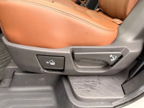 Used 2024 Subaru Ascent Touring AWD/4WD image 28