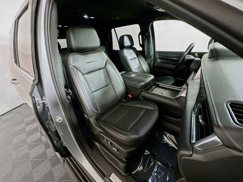 Used 2023 GMC Yukon Denali RWD image 27