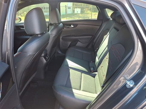 Used 2022 Kia Forte GT w/ GT Technology Package image 10