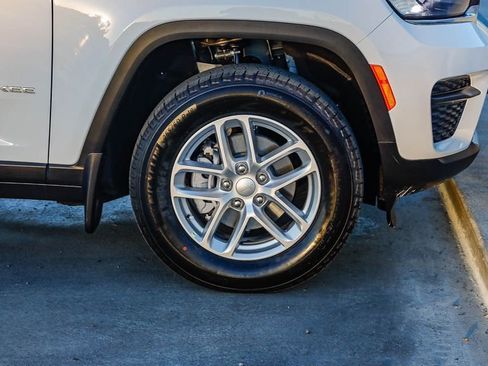 New 2025 Jeep Grand Cherokee Laredo X w/ Luxury Tech Group I image 11
