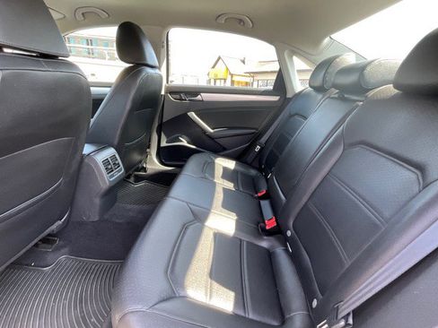 Used 2013 Volkswagen Passat 2.5 SE FWD image 29
