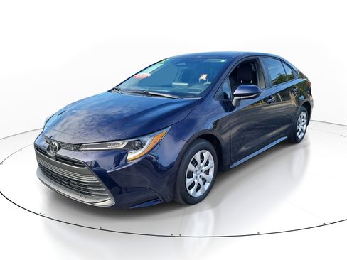 Certified 2023 Toyota Corolla LE image 3