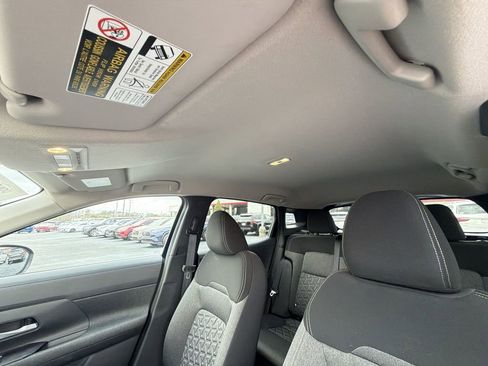 Used 2025 Nissan Kicks SV image 27