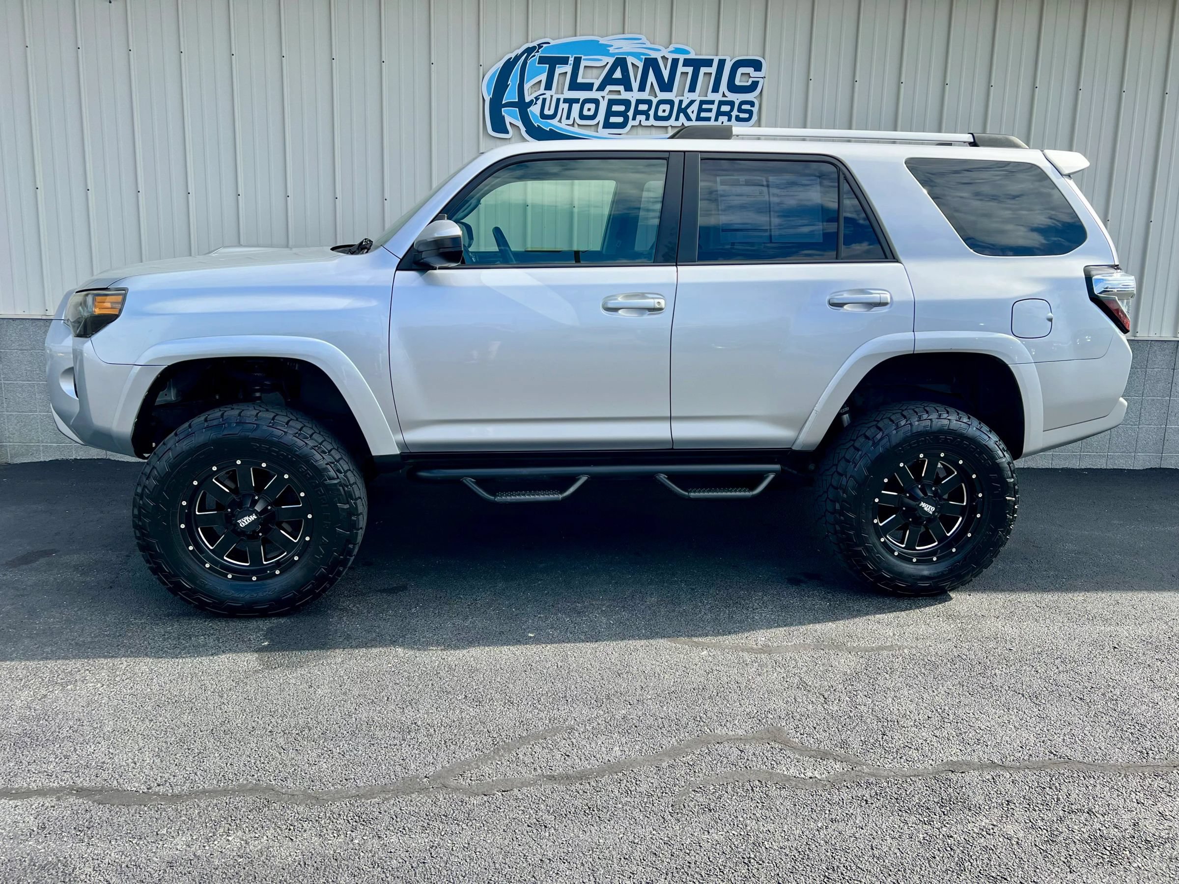 Used 2016 Toyota 4Runner Trail AWD/4WD image 2