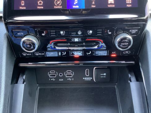 Used 2023 Jeep Grand Cherokee Overland w/ Advanced Protech Group III image 23