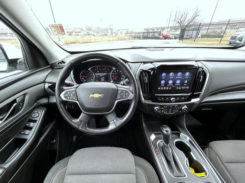 Certified 2020 Chevrolet Traverse LT w/ Driver Confidence II Package image 13