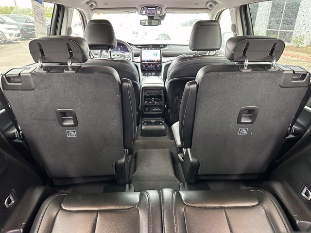 Used 2023 Jeep Grand Cherokee L Limited w/ Black Appearance Package AWD/4WD image 9