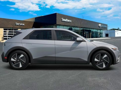 New 2026 Hyundai Ioniq 5 SE image 7