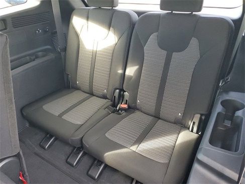 Used 2025 Kia Sorento LX image 11