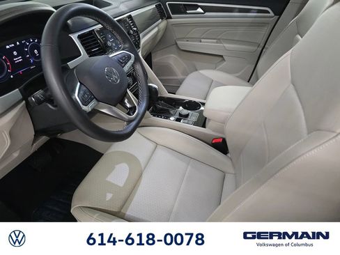 Certified 2023 Volkswagen Atlas SE w/ Panoramic Sunroof Package AWD/4WD image 22