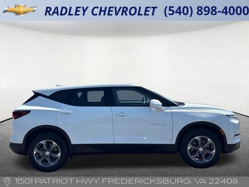 Used 2025 Chevrolet Blazer LT AWD/4WD image 21