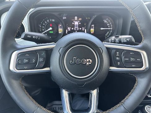 Used 2024 Jeep Wrangler Unlimited Sahara AWD/4WD image 22