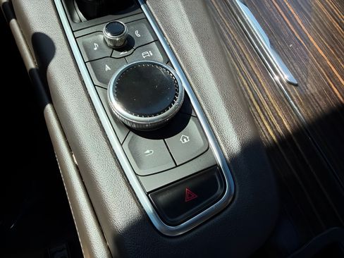Used 2021 Cadillac Escalade Sport AWD/4WD image 26