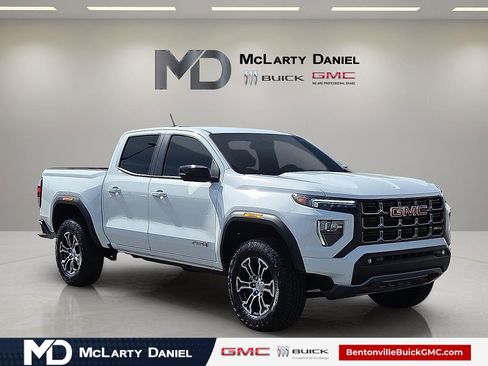 Used 2025 GMC Canyon AT4 AWD/4WD image 1