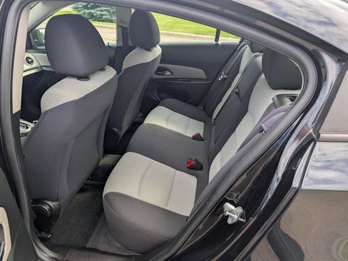 Used 2013 Chevrolet Cruze LS FWD image 13