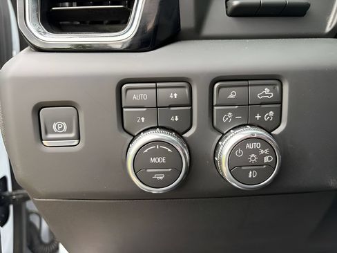 Used 2026 GMC Sierra 3500 Denali w/ Denali Reserve Package AWD/4WD image 20