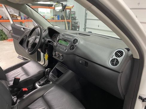 Used 2012 Volkswagen Tiguan S image 22