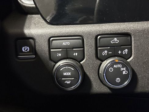 Used 2023 Chevrolet Silverado 1500 LT w/ Work Truck Package AWD/4WD image 18