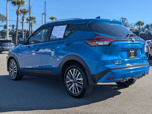 Used 2024 Nissan Kicks SV image 6