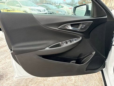 Used 2024 Chevrolet Malibu LT image 9