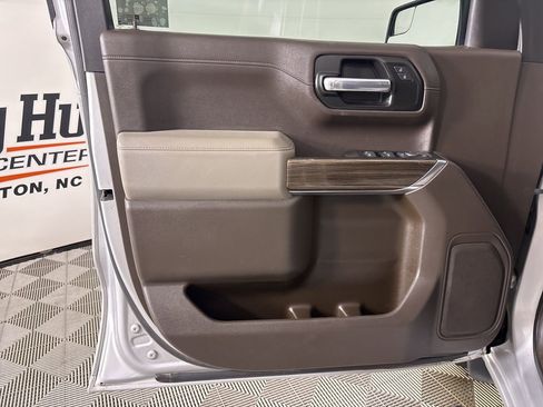 Used 2020 Chevrolet Silverado 1500 LT image 10