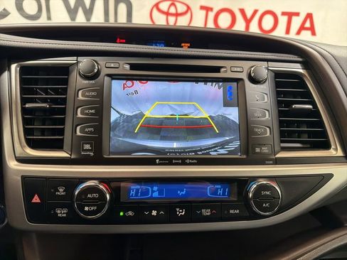 Used 2019 Toyota Highlander Limited AWD/4WD image 32