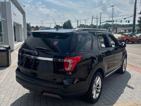 Used 2019 Ford Explorer XLT w/ Equipment Group 202A FWD image 7